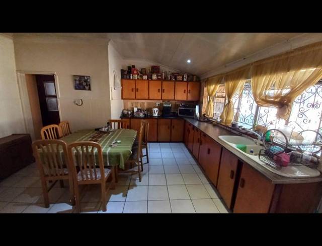3 BEDROOM HOUSE FOR SALE IN PRETORIA GARDENS